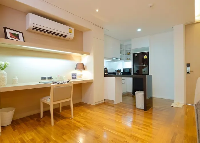 The Raya Sukhumvit 3*